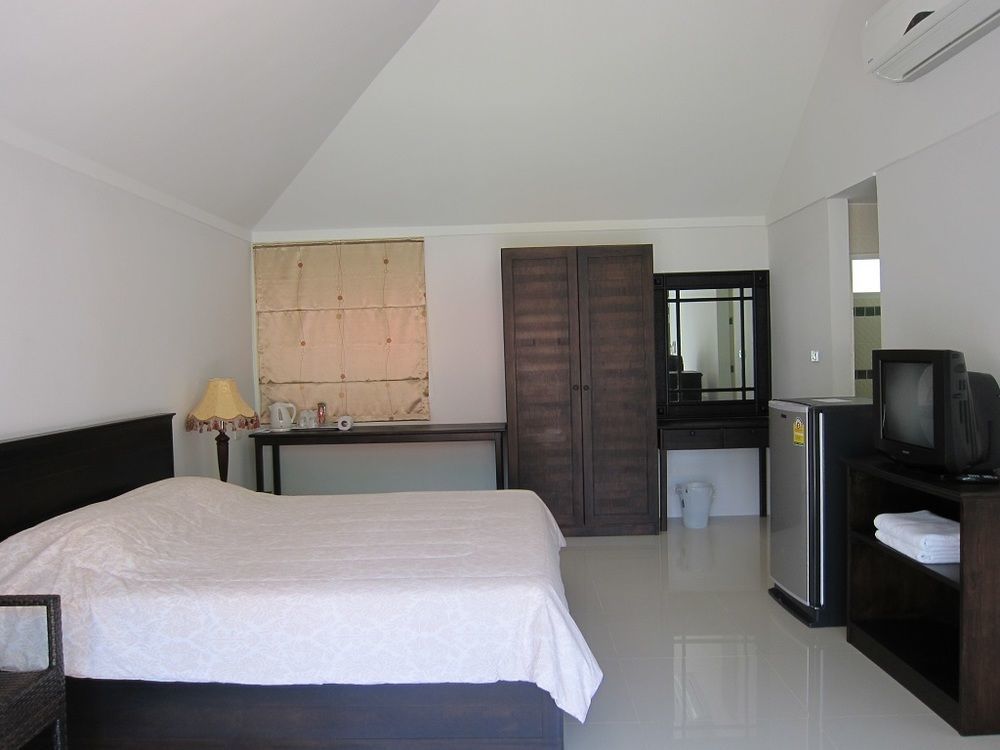 Kalim Hill Hotel Patong Exterior photo